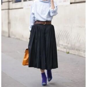 CABI THEATER CRINKLED PLEATED METALLIC SHEEN SKIRT BLACK GRAY DARK ACADEMIA 4